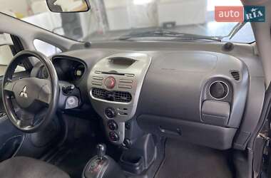 Хэтчбек Mitsubishi i-MiEV 2011 в 