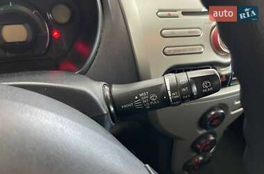 Хэтчбек Mitsubishi i-MiEV 2011 в 