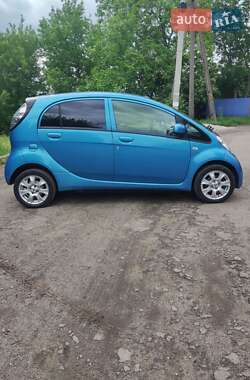 Хэтчбек Mitsubishi i-MiEV 2015 в 