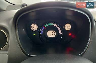 Хэтчбек Mitsubishi i-MiEV 2011 в 