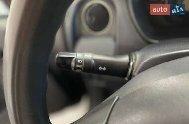 Хэтчбек Mitsubishi i-MiEV 2011 в 