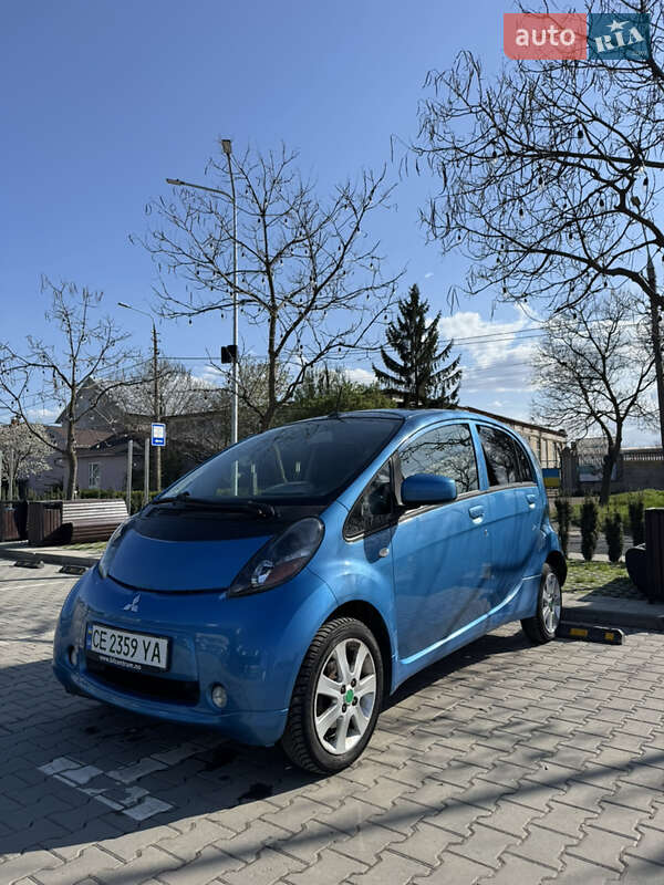 Хетчбек Mitsubishi i-MiEV 2010 в 