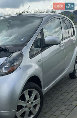 Хэтчбек Mitsubishi i-MiEV 2011 в 