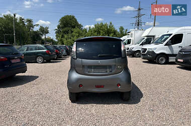 Хэтчбек Mitsubishi i-MiEV 2011 в 