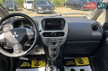 Хэтчбек Mitsubishi i-MiEV 2011 в 