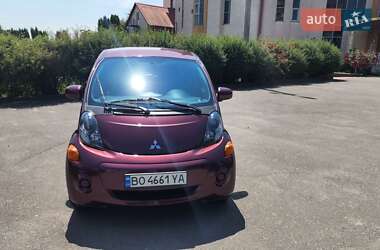 Хэтчбек Mitsubishi i-MiEV 2012 в 