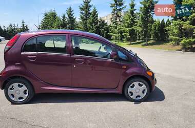 Хэтчбек Mitsubishi i-MiEV 2012 в 