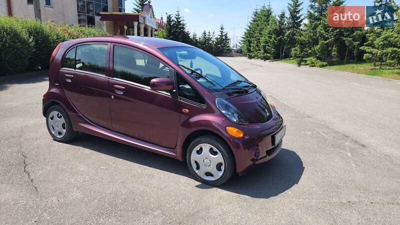 Хэтчбек Mitsubishi i-MiEV 2012 в 