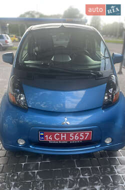 Хэтчбек Mitsubishi i-MiEV 2011 в 
