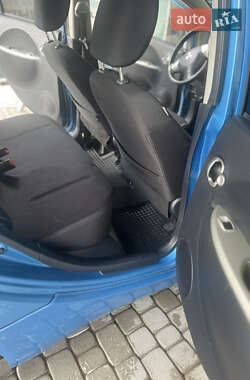 Хэтчбек Mitsubishi i-MiEV 2011 в 
