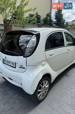 Хэтчбек Mitsubishi i-MiEV 2012 в 