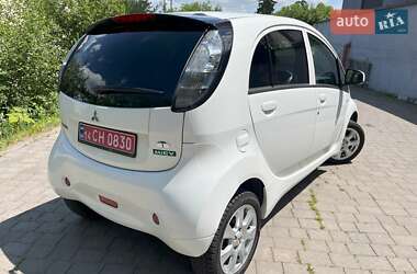 Хэтчбек Mitsubishi i-MiEV 2012 в 