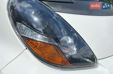 Хэтчбек Mitsubishi i-MiEV 2012 в 
