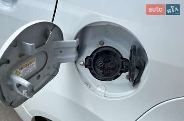 Хэтчбек Mitsubishi i-MiEV 2012 в 
