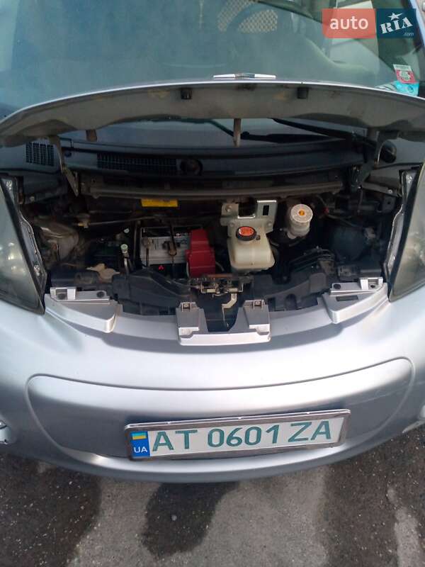 Хэтчбек Mitsubishi i-MiEV 2012 в Калуше