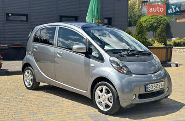 Хэтчбек Mitsubishi i-MiEV 2011 в 