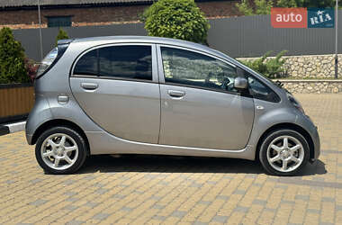 Хэтчбек Mitsubishi i-MiEV 2011 в 