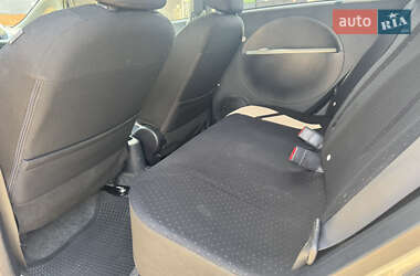 Хэтчбек Mitsubishi i-MiEV 2011 в 