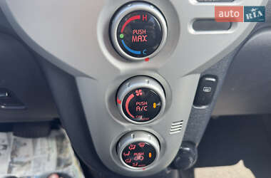 Хэтчбек Mitsubishi i-MiEV 2011 в 