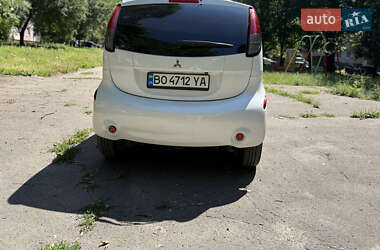Хэтчбек Mitsubishi i-MiEV 2012 в 