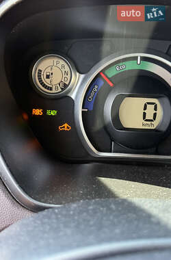 Хэтчбек Mitsubishi i-MiEV 2012 в 