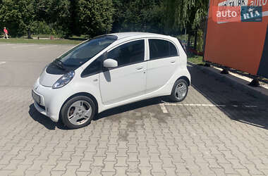 Хэтчбек Mitsubishi i-MiEV 2015 в 