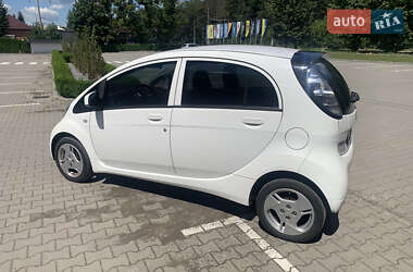Хэтчбек Mitsubishi i-MiEV 2015 в 