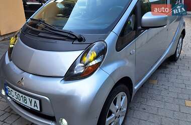 Хэтчбек Mitsubishi i-MiEV 2012 в 