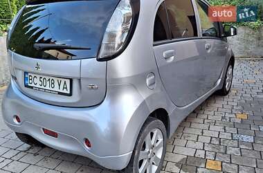 Хэтчбек Mitsubishi i-MiEV 2012 в 