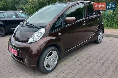 Хэтчбек Mitsubishi i-MiEV 2016 в 