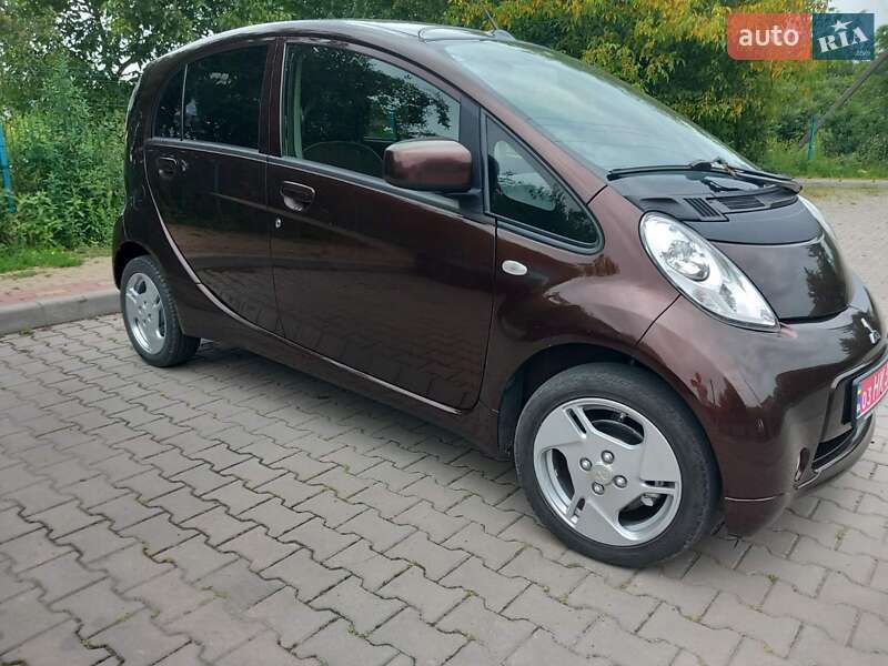 Хэтчбек Mitsubishi i-MiEV 2016 в Луцке