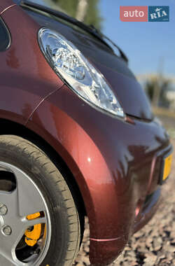 Хэтчбек Mitsubishi i-MiEV 2014 в 
