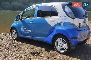 Хэтчбек Mitsubishi i-MiEV 2012 в 