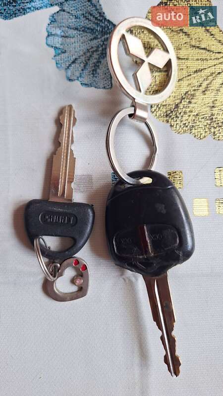 Хэтчбек Mitsubishi i-MiEV 2012 в Черновцах фото 7 Хэтчбек Mitsubishi i-MiEV 2012 в Черновцах