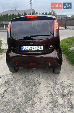 Хэтчбек Mitsubishi i-MiEV 2017 в 