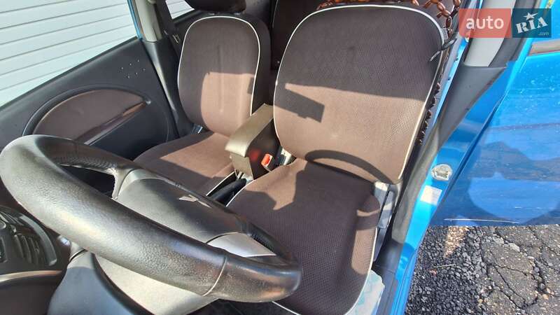 Хэтчбек Mitsubishi i-MiEV 2012 в Черновцах фото 13 Хэтчбек Mitsubishi i-MiEV 2012 в Черновцах