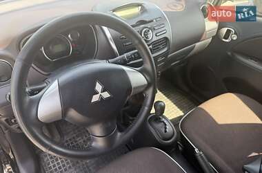 Хэтчбек Mitsubishi i-MiEV 2011 в 