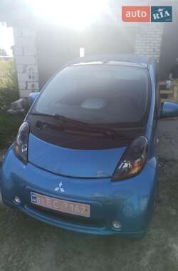 Хэтчбек Mitsubishi i-MiEV 2011 в 
