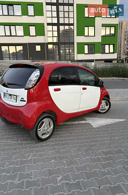 Хэтчбек Mitsubishi i-MiEV 2011 в 