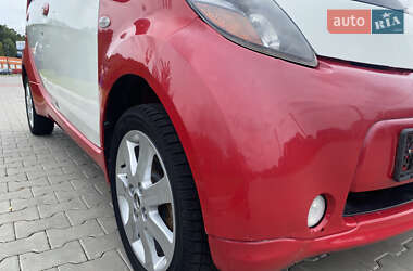 Хэтчбек Mitsubishi i-MiEV 2010 в 