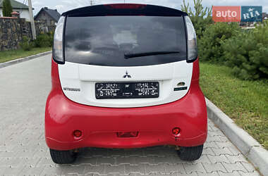 Хэтчбек Mitsubishi i-MiEV 2010 в 