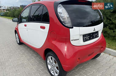Хэтчбек Mitsubishi i-MiEV 2010 в 