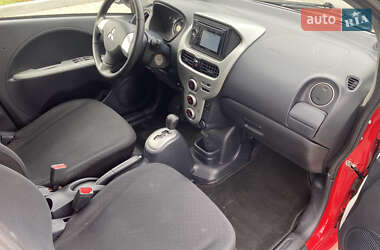 Хэтчбек Mitsubishi i-MiEV 2010 в 