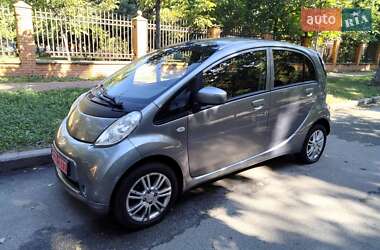 Хэтчбек Mitsubishi i-MiEV 2013 в 