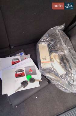 Хэтчбек Mitsubishi i-MiEV 2013 в 