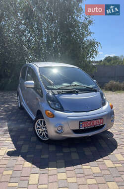 Хэтчбек Mitsubishi i-MiEV 2011 в 