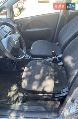 Хэтчбек Mitsubishi i-MiEV 2011 в 