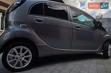 Хэтчбек Mitsubishi i-MiEV 2010 в 