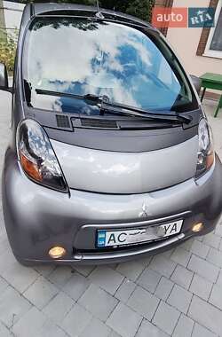 Хэтчбек Mitsubishi i-MiEV 2010 в 