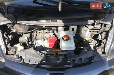 Хэтчбек Mitsubishi i-MiEV 2011 в 